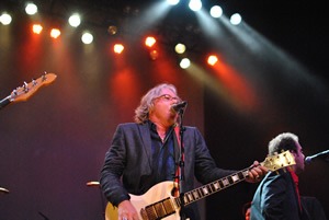 R.E.M._Benefit 1037